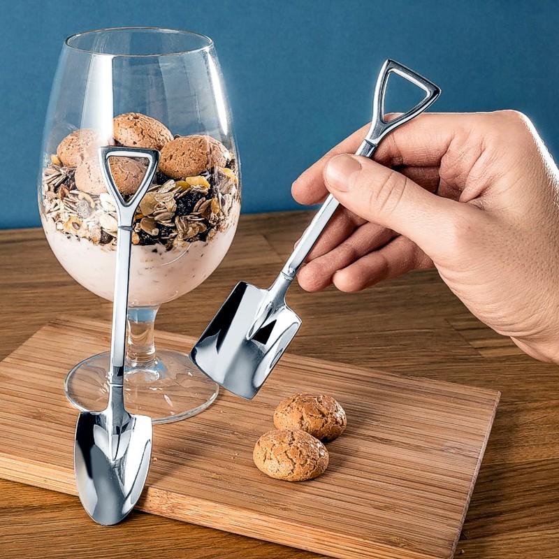 Netradiční lžičky, příbory a prostírání