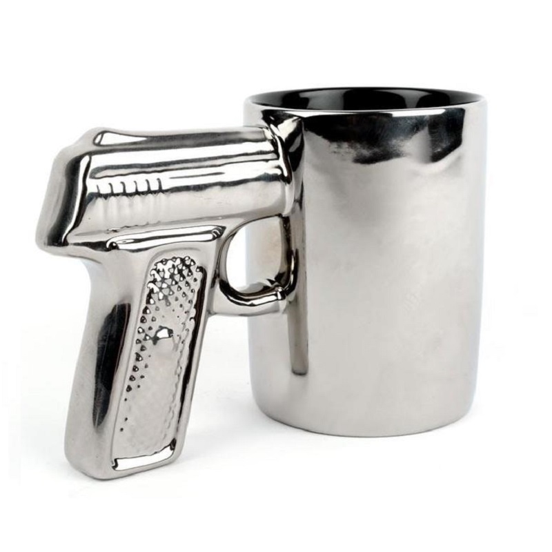 Vražedný hrnek s pistolí - Hasta la vista BABY