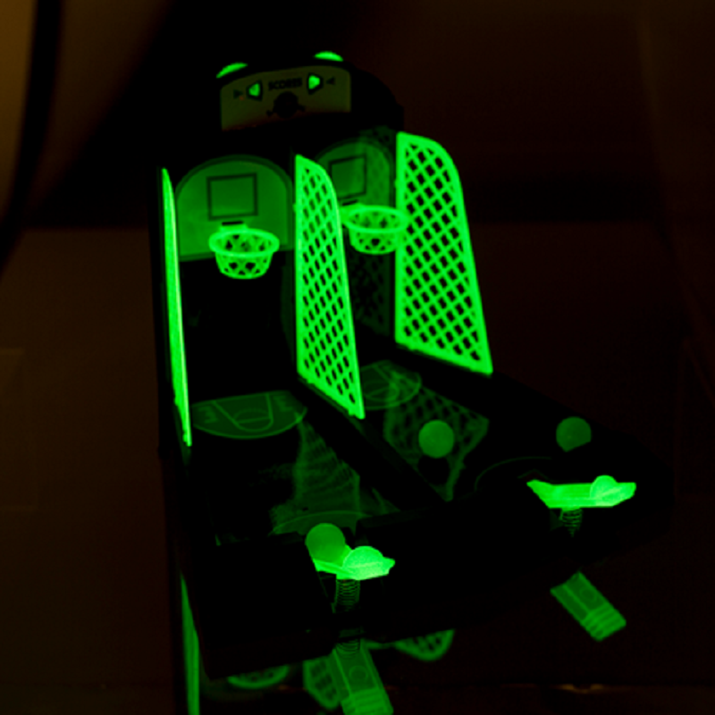 Stolní basketbal svítící ve tmě – Glow in the Dark, pro dva hráče