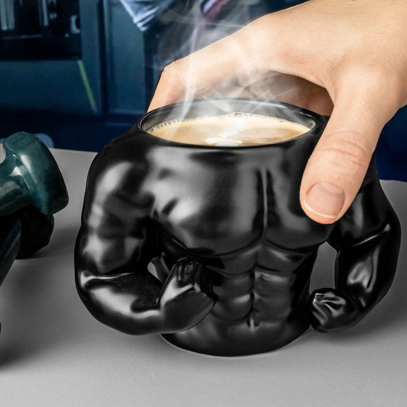 Svalnatý keramický hrnek pro siláky - Muscle Mug