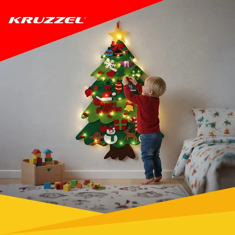 Plstěný vánoční stromeček Kruzzel s LED a 26 ozdobami na suchý zip