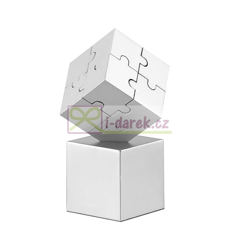 3D kovové puzzle s podstavcem - težítko CUBE