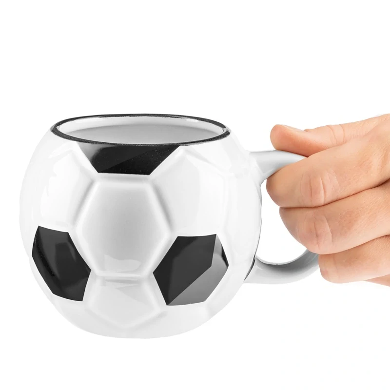 Hrnek pro fotbalistu v krabičce - Fotbalový míč