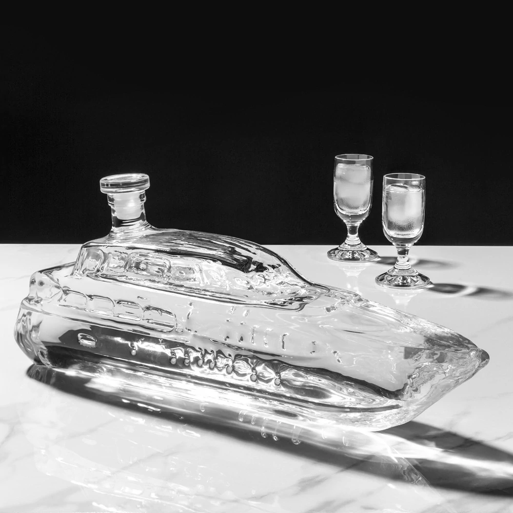 Dárková láhev 1 litr na alkohol - Skleněná karafa Luxusní jachta