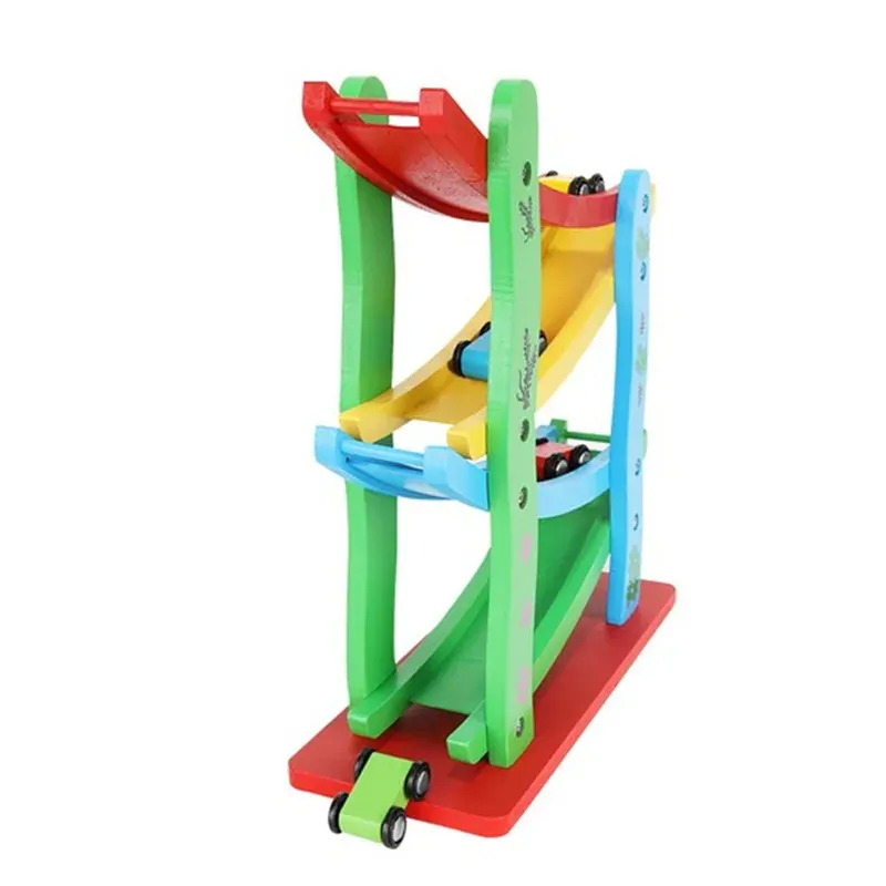 Dřevěná dráha - skluzavka pro 4 auta