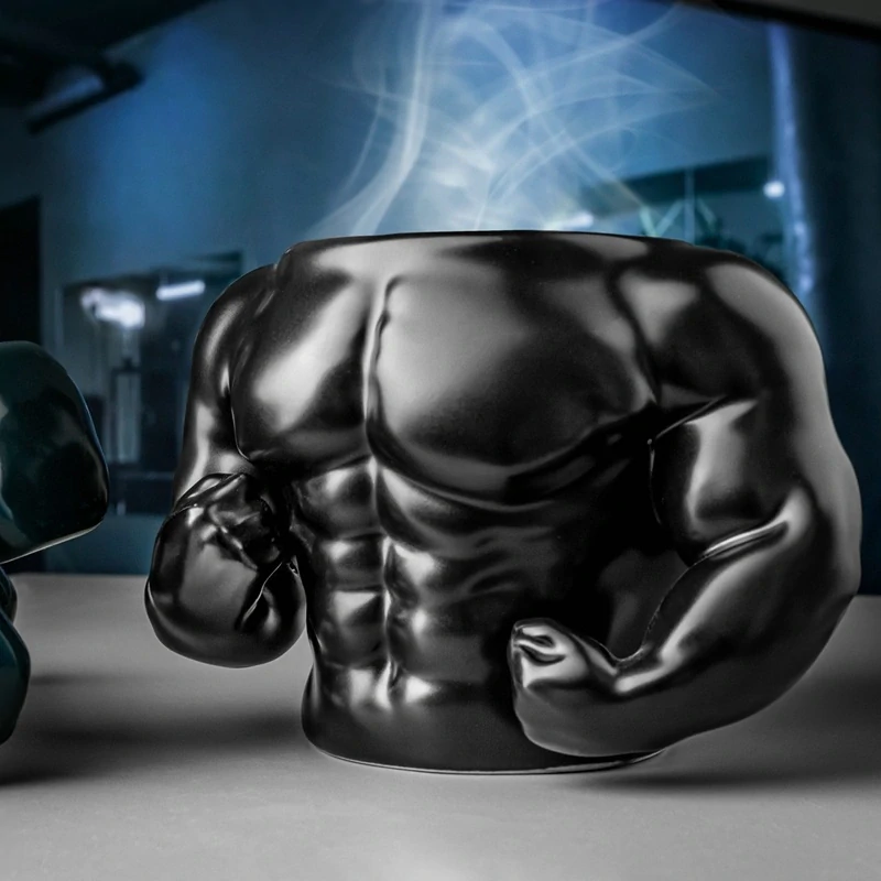 Svalnatý keramický hrnek pro siláky - Muscle Mug
