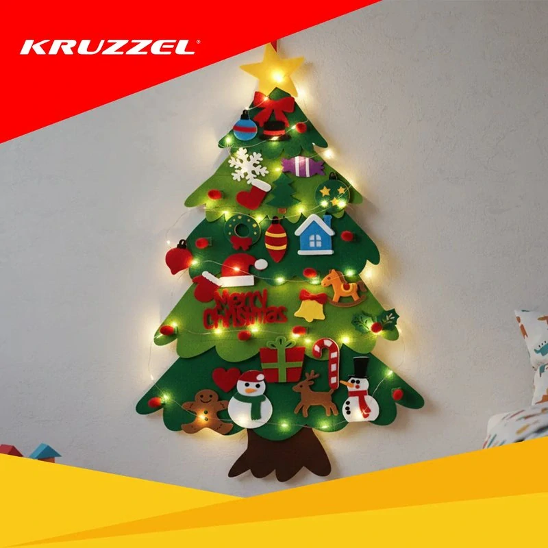 Plstěný vánoční stromeček Kruzzel s LED a 26 ozdobami na suchý zip