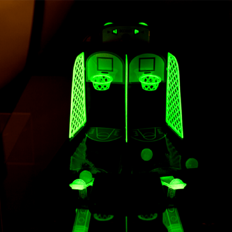 Stolní basketbal svítící ve tmě – Glow in the Dark, pro dva hráče