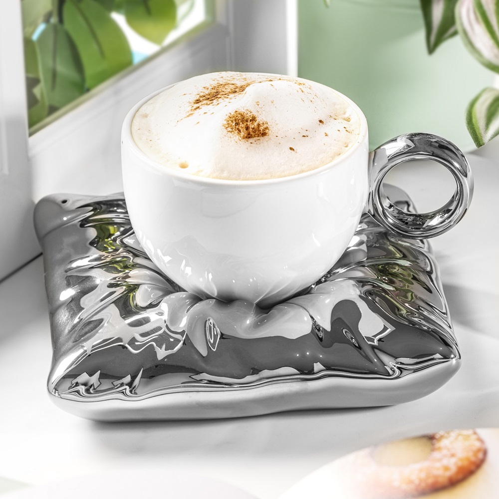 Keramický šálek na polštářkovém podšálku Royal cup - stříbrnobílý