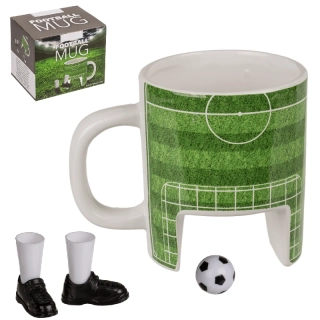 Fotbalový hrnek s brankou, míčkem a návleky – dárek pro fotbalové fanoušky