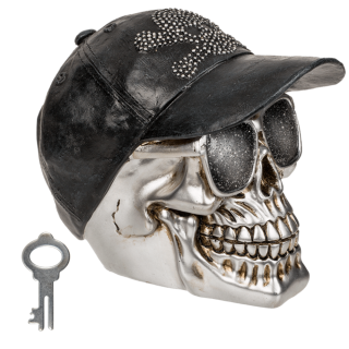 Pokladnička v drsném stylu - pokladnička Lebka s kšiltovkou 